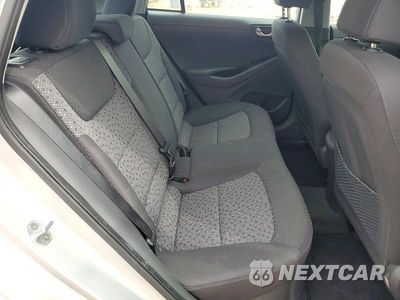 Zdjęcie 10 z 12 samochodu: 2017 HYUNDAI IONIQ BLUE VIN:KMHC65LC8HU052409 - miniatura