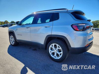 Drugie zdjęcie samochodu z przodu: 2024 JEEP COMPASS LATITUDE VIN:3C4NJDBN3RT154608 - miniatura