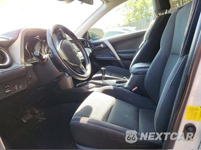 Zdjęcie 7 z 13 samochodu: 2018 TOYOTA RAV4 XLE VIN:2T3RFREV7JW762396 - miniatura