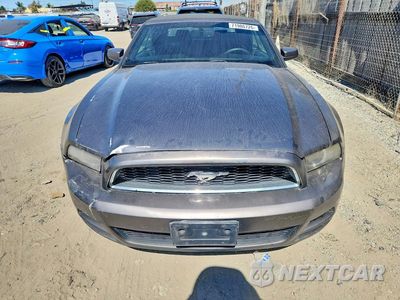 Piąte zdjęcie samochodu w środku: 2014 FORD MUSTANG V6 CONVERTIBLE VIN:1ZVBP8EM1E5240079 - miniatura
