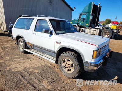Czwarte zdjęcie samochodu z boku: 1984 CHEVROLET BLAZER S10 VIN:1G8CT18B1E0144125 - miniatura