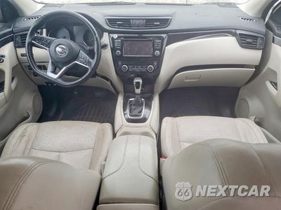 Zdjęcie 8 z 14 samochodu: 2018 NISSAN ROGUE SPORT SL VIN:JN1BJ1CR0JW286410 - miniatura