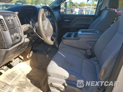 Zdjęcie 7 z 12 samochodu: 2018 CHEVROLET SILVERADO K2500 HEAVY DUTY VIN:1GC2KUEG0JZ240615 - miniatura