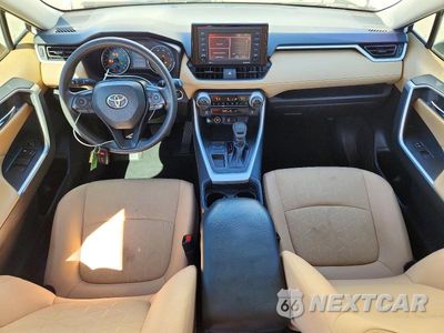 Zdjęcie 8 z 13 samochodu: 2021 TOYOTA RAV4 XLE VIN:2T3W1RFV9MW106706 - miniatura