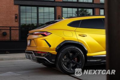 Zdjęcie 11 z 14 samochodu: 2019 LAMBORGHINI URUS VIN:ZPBUA1ZL5KLA02127 - miniatura