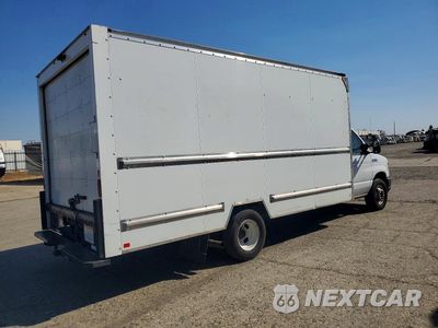 Trzecie zdjęcie samochodu z tyłu: 2022 FORD E350 BOX TRUCK VIN:1FDWE3FN8NDC09062 - miniatura