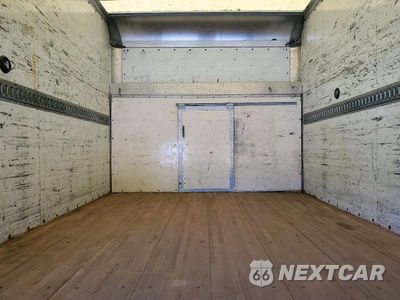 Zdjęcie 10 z 13 samochodu: 2015 FORD ECONOLINE E350 SUPER DUTY CUTAWAY VAN VIN:1FDWE3FL5FDA12933 - miniatura