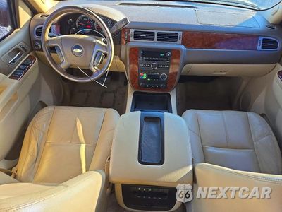 Zdjęcie 8 z 13 samochodu: 2014 CHEVROLET SUBURBAN C1500 LT VIN:1GNSCJE08ER137700 - miniatura