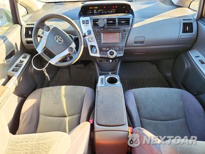 Zdjęcie 8 z 12 samochodu: 2012 TOYOTA PRIUS V THREE VIN:JTDZN3EU1C3019245 - miniatura