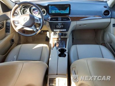Zdjęcie 8 z 12 samochodu: 2013 MERCEDES-BENZ C 300 4MATIC VIN:WDDGF8AB5DR287502 - miniatura