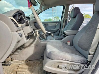 Zdjęcie 7 z 13 samochodu: 2017 CHEVROLET TRAVERSE LS VIN:1GNKRFKD5HJ254477 - miniatura