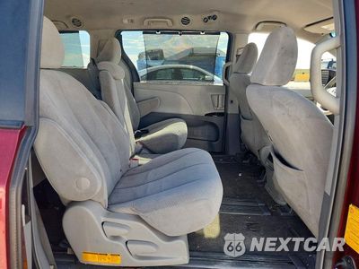Zdjęcie 11 z 13 samochodu: 2011 TOYOTA SIENNA LE VIN:5TDKK3DC9BS021812 - miniatura