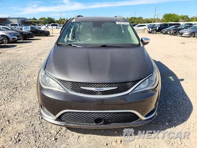 Piąte zdjęcie samochodu w środku: 2019 CHRYSLER PACIFICA LIMITED VIN:2C4RC1GG9KR628302 - miniatura