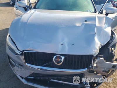 Zdjęcie 12 z 14 samochodu: 2022 VOLVO XC60 B5 MOMENTUM VIN:YV4L12RK5N1025730 - miniatura