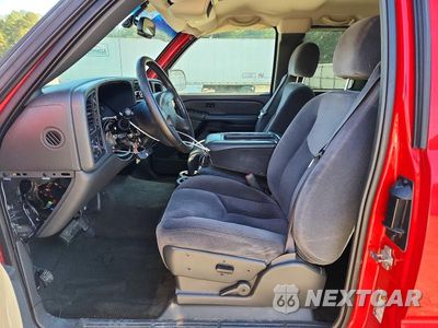 Zdjęcie 7 z 13 samochodu: 2005 GMC NEW SIERRA K1500 VIN:1GTEK19B75E343859 - miniatura