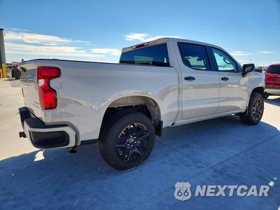 Trzecie zdjęcie samochodu z tyłu: 2026 CHEVROLET SILVERADO C1500 CUSTOM VIN:3GCPABEK8TG442963 - miniatura