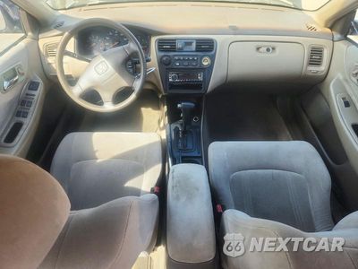 Zdjęcie 8 z 12 samochodu: 1999 HONDA ACCORD LX VIN:JHMCG5642XC034013 - miniatura