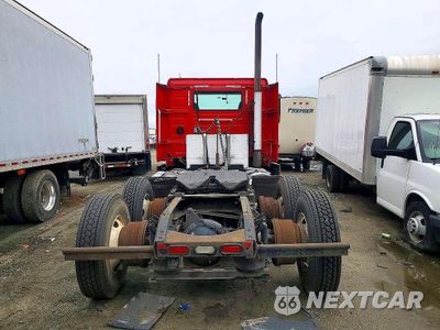 Piąte zdjęcie samochodu w środku: 2011 VOLVO VNL SEMI TRUCK VIN:4V4NC9EJ8BN531265 - miniatura