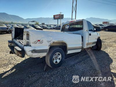 Trzecie zdjęcie samochodu z tyłu: 2002 CHEVROLET SILVERADO K1500 VIN:1GCEK14V32E229645 - miniatura