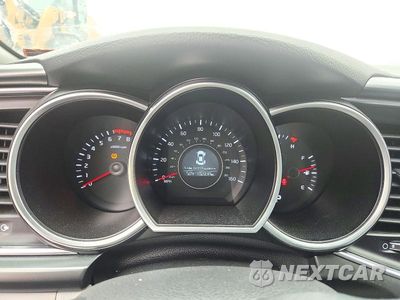 Zdjęcie 9 z 12 samochodu: 2014 KIA OPTIMA LX VIN:5XXGM4A71EG339376 - miniatura