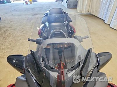 Piąte zdjęcie samochodu w środku: 2024 CAN-AM SPYDER ROADSTER RT VIN:2BXNBDD24RV005196 - miniatura