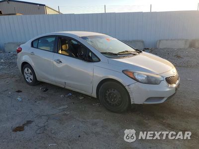 Czwarte zdjęcie samochodu z boku: 2015 KIA FORTE LX VIN:KNAFK4A65F5379472 - miniatura