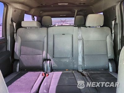 Zdjęcie 10 z 13 samochodu: 2024 CHEVROLET SUBURBAN C1500 LS VIN:1GNSCBKD5RR137558 - miniatura