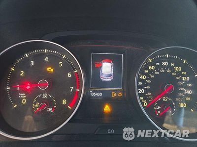 Zdjęcie 9 z 12 samochodu: 2015 VOLKSWAGEN GTI VIN:3VW4T7AU1FM003706 - miniatura