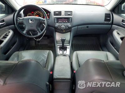 Zdjęcie 8 z 12 samochodu: 2004 HONDA ACCORD EX VIN:1HGCM56854A123497 - miniatura