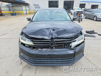 Piąte zdjęcie samochodu w środku: 2017 VOLKSWAGEN JETTA VIN:3VWL17AJ2HM367952 - miniatura