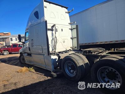 Drugie zdjęcie samochodu z przodu: 2019 FREIGHTLINER CASCADIA 126 SEMI TRUCK VIN:1FUJHHDR3KLKV6454 - miniatura