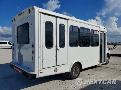 Trzecie zdjęcie samochodu z tyłu: 2021 FORD E350 SHUTTLE BUS VIN:1FDEE3FNXMDC10823 - miniatura