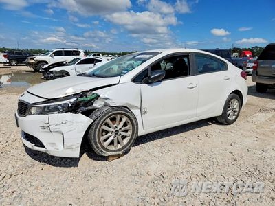 2017 KIA FORTE LX 3KPFL4A7XHE116457 - główne zdjęcie licytacji z USA - miniatura