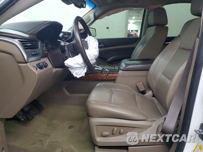 Zdjęcie 7 z 14 samochodu: 2018 CHEVROLET SUBURBAN K1500 PREMIER VIN:1GNSKJKC1JR303776 - miniatura