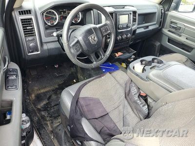 Zdjęcie 8 z 12 samochodu: 2018 RAM 1500 ST VIN:3C6JR6DG9JG210301 - miniatura