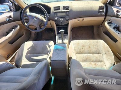Zdjęcie 8 z 12 samochodu: 2003 HONDA ACCORD LX VIN:JHMCM56343C053656 - miniatura