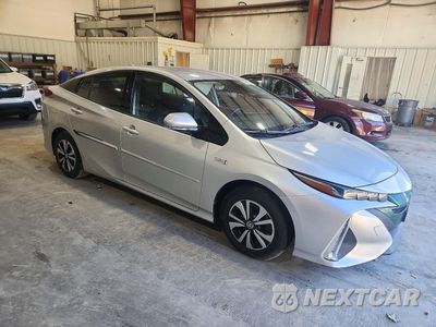 Czwarte zdjęcie samochodu z boku: 2017 TOYOTA PRIUS PRIME PLUS VIN:JTDKARFP3H3061898 - miniatura