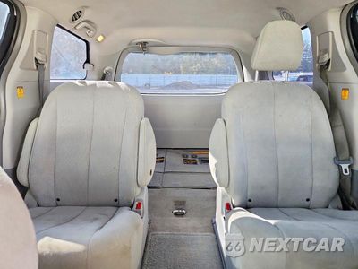 Zdjęcie 10 z 13 samochodu: 2012 TOYOTA SIENNA BASE 7-PASSENGER VIN:5TDZK3DC4CS278974 - miniatura