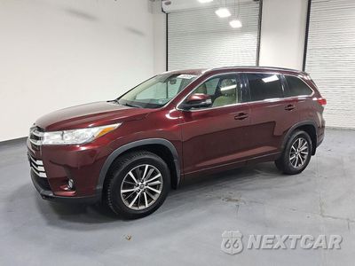 2018 TOYOTA HIGHLANDER XLE 5TDJZRFH8JS850176 - główne zdjęcie licytacji z USA - miniatura