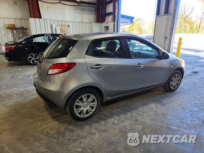 Trzecie zdjęcie samochodu z tyłu: 2011 MAZDA MAZDA2 VIN:JM1DE1HZ4B0115117 - miniatura