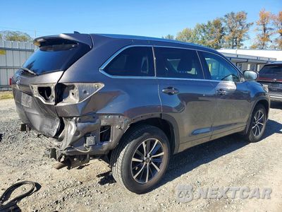 Trzecie zdjęcie samochodu z tyłu: 2017 TOYOTA HIGHLANDER XLE VIN:5TDJZRFH1HS511396 - miniatura