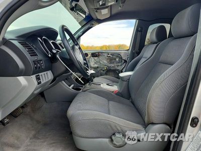 Zdjęcie 7 z 13 samochodu: 2005 TOYOTA TACOMA ACCESS CAB VIN:5TEUU42N75Z076313 - miniatura