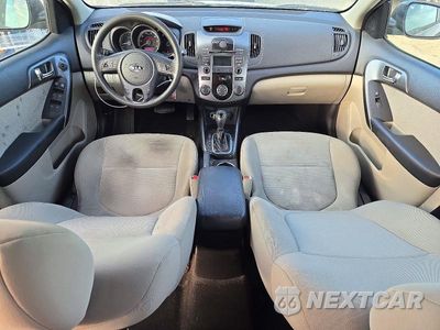 Zdjęcie 8 z 13 samochodu: 2013 KIA FORTE EX VIN:KNAFU4A23D5731453 - miniatura
