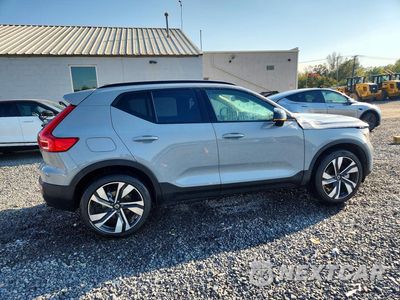 Trzecie zdjęcie samochodu z tyłu: 2025 VOLVO XC40 ULTRA VIN:YV4L12UM8S2482515 - miniatura