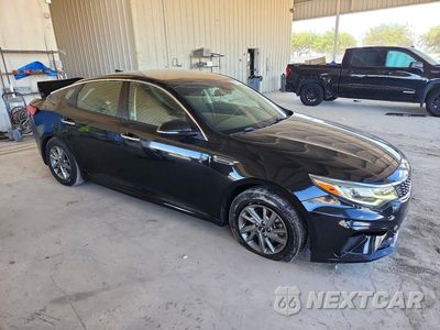 Czwarte zdjęcie samochodu z boku: 2019 KIA OPTIMA LX VIN:5XXGT4L39KG340574 - miniatura