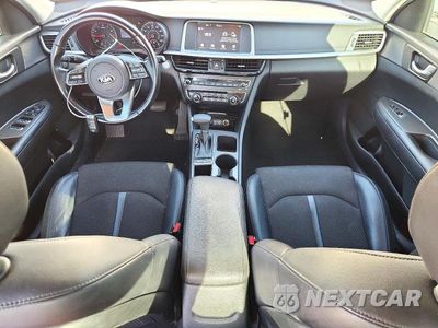 Zdjęcie 8 z 12 samochodu: 2019 KIA OPTIMA S VIN:5XXGT4L36KG295934 - miniatura