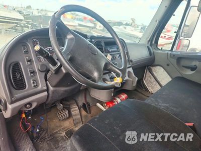 Zdjęcie 8 z 13 samochodu: 2017 FREIGHTLINER BUSINESS CLASS M2 BOX TRUCK VIN:3ALACWDT7HDJG7526 - miniatura