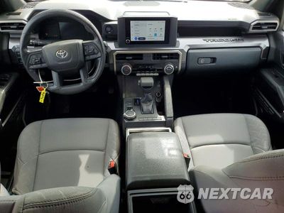 Zdjęcie 8 z 13 samochodu: 2025 TOYOTA TACOMA SR5 VIN:3TYLB5JNXST099784 - miniatura