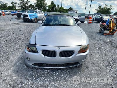 Piąte zdjęcie samochodu w środku: 2004 BMW Z4 2.5 VIN:4USBT33534LS52350 - miniatura