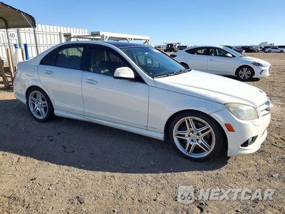 Czwarte zdjęcie samochodu z boku: 2009 MERCEDES-BENZ C 350 VIN:WDDGF56X69R044579 - miniatura
